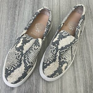 Vince Camuto Snake print shoes